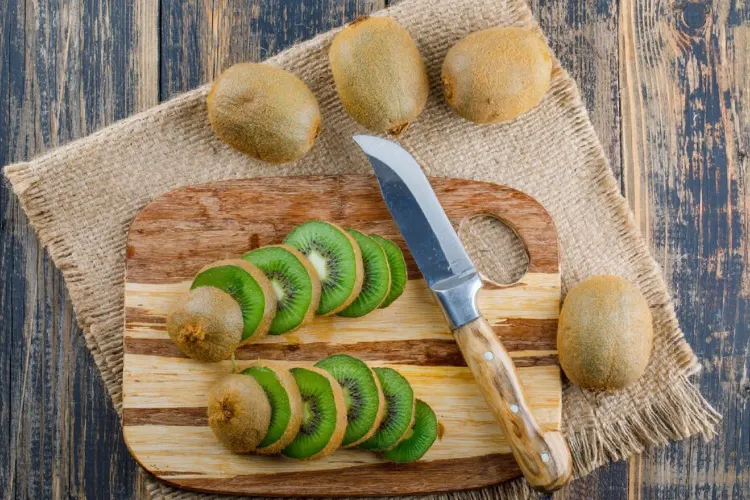 فواید کیوی برای چشم