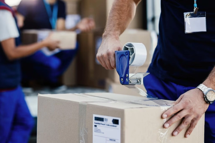 بسته‌بندی و آماده‌سازی کالا برای حمل