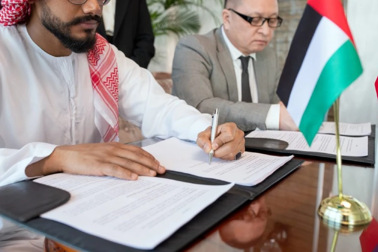 مدارک لازم برای سرمایه‌گذاری در امارات
