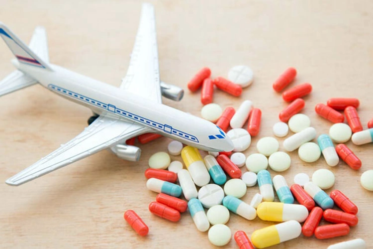 چگونه داروی مورد نیازمان را به امارات ببریم؟
